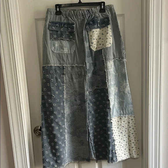 POL Patchwork Maxi Skirt in Blue and Cream - Picture 7 of 11